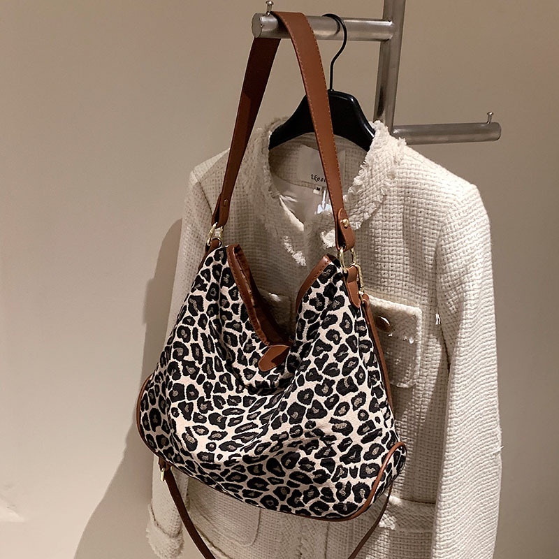 Túi đeo chéo vai IELGY cỡ lớn họa tiết da báo thời trang sành điệu cho nữ