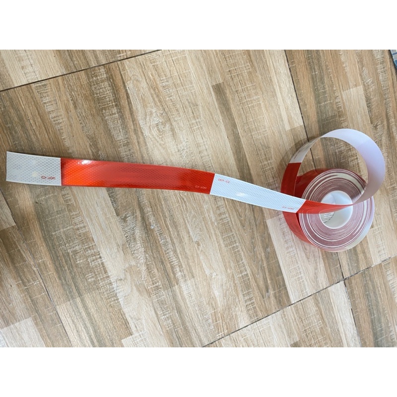 Phản quang xe tải màu trắng +đỏ 5 mét