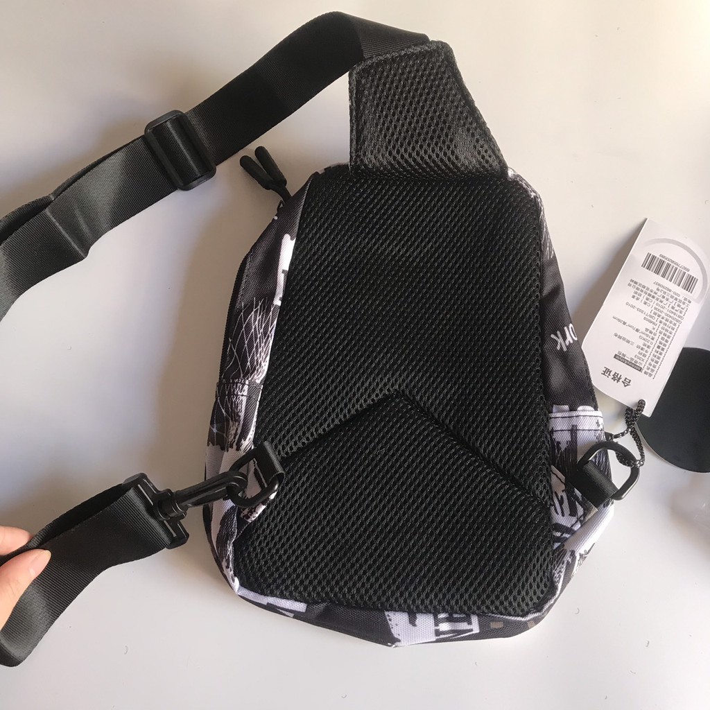 Túi Đeo Chéo Trước Ngực Nam Phong Cách Hàn Quốc