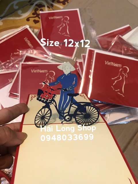 Cô gái dắt xe đội Nón  1 - Girl - Thiệp 3D