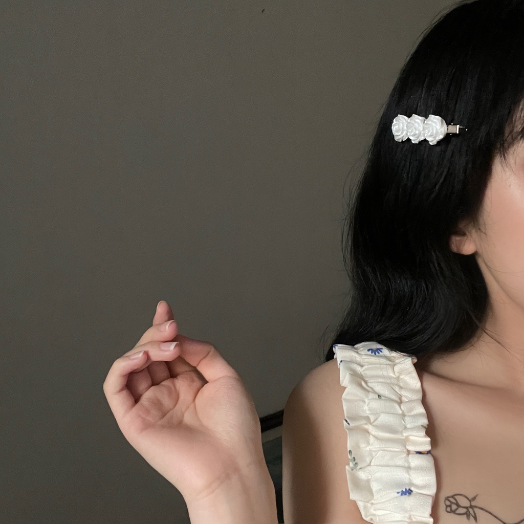 Kẹp tóc hoa hồng trắng Peachy nữ tính thanh lịch dành cho nữ hot trend 2022