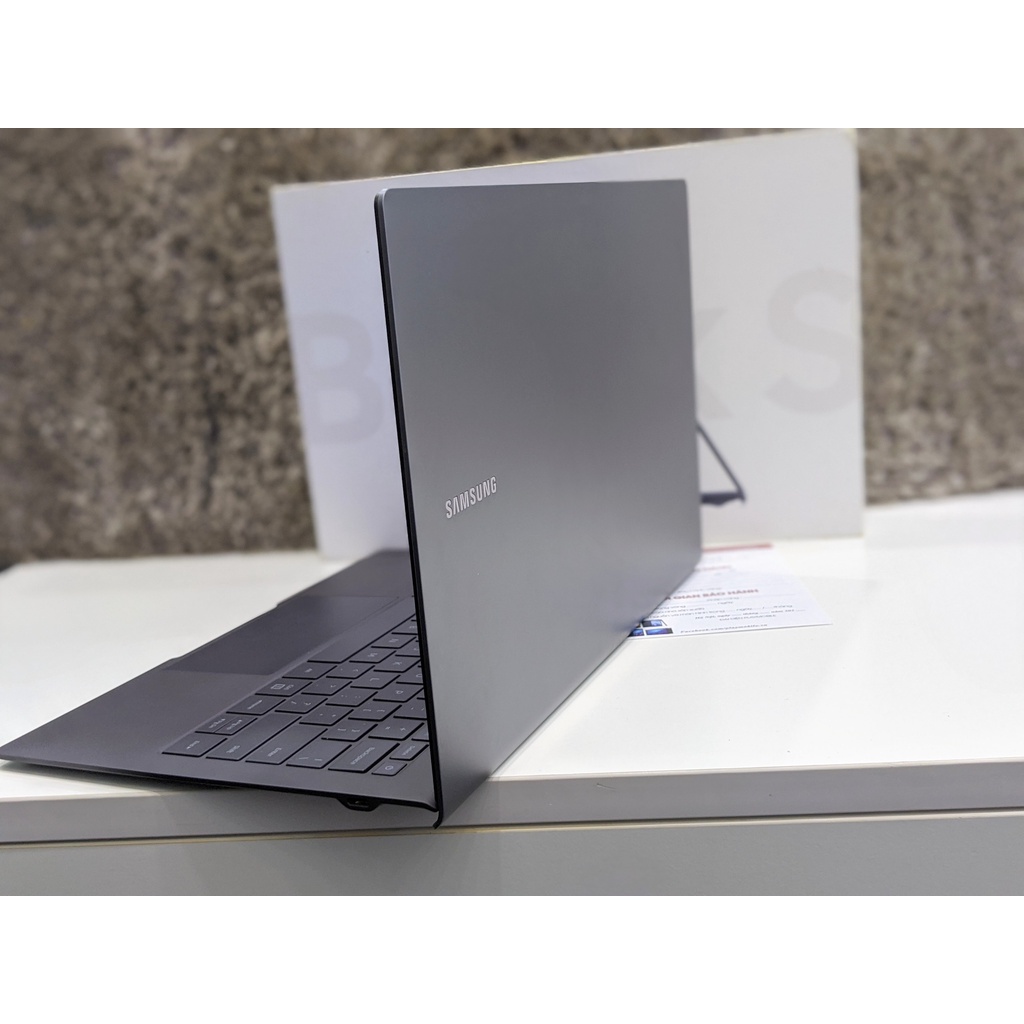 Laptop Samsung Galaxy Book S 13.3 inch Bản Lắp sim LTE  || Ram 8GB SSD 256GB Siêu Mỏng -  chỉ có Tại Playmobile