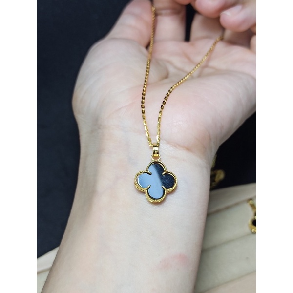 Mặt dây chuyền cỏ 4 lá vàng10k đá Mã Não đen thiên nhiên