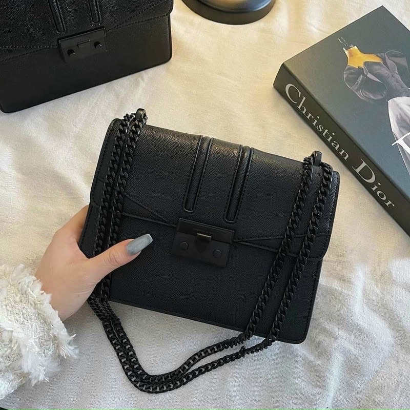 Túi CNK Quỳnh Búp Bê Dây Xích