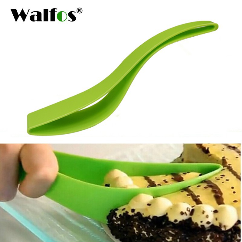 Dụng cụ cắt miếng bánh ngọt WALFOS bằng silicone màu xanh lá 3.5x25CM tiện dụng