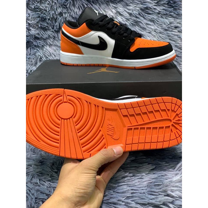 GIÀY JORDAN ĐEN CAM LOW CAO CẤP