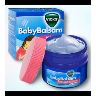 Dầu thoa Vicks Baby Balsam giữ ấm ngực cho bé