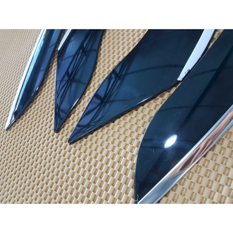 Vè che mưa xe Fortuner 2006 2007 2008 2009 2010 2011 2012 2013 2014 2015 2016 Chỉ INOX, loại Cao cấp nhất