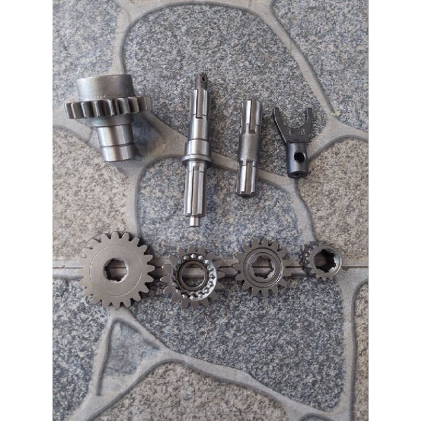 Bộ 8 nhông cầu đeo