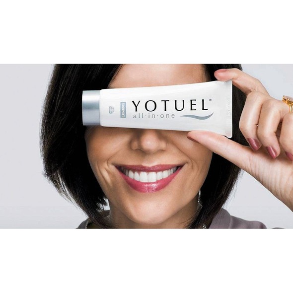 Kem đánh răng làm trắng răng Yotuel All in One Snowmint 75ml