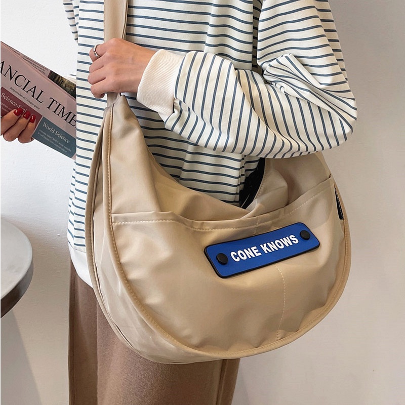 Túi Đeo Chéo Vải canvas Sức Chứa Lớn Mẫu Mới Mùa Thu/ Đông 2021 Phong Cách Joker Cho Nữ