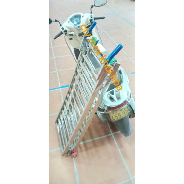 Cầu dẫn xe máy lên xe bán tải