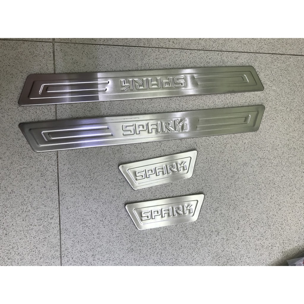 Nẹp bước chân, ốp bậc cửa xe Spark 2016 đến 2021 - INOX