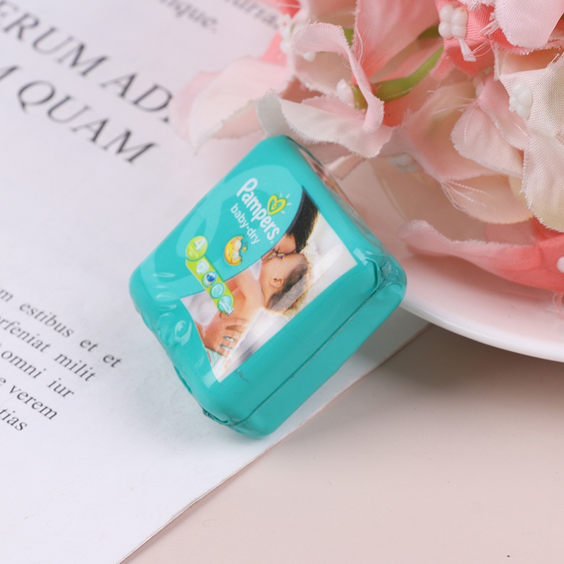 Mô Hình Tã Em Bé Tỉ Lệ 1 / 12 Trang Trí Nhà Búp Bê