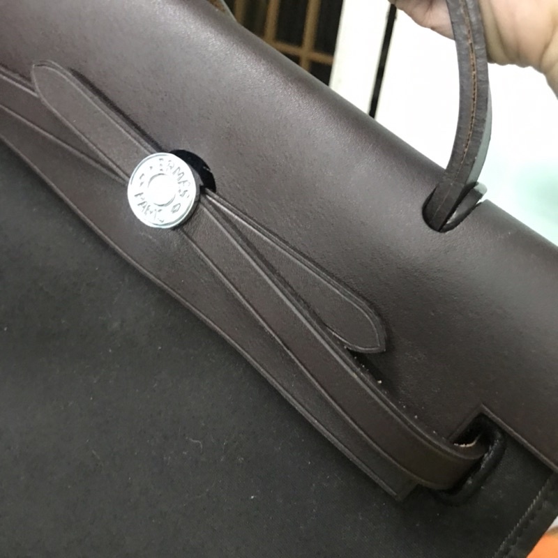 Túi hm herbag hàng si tuyển tình trạng 80% size 28 cm