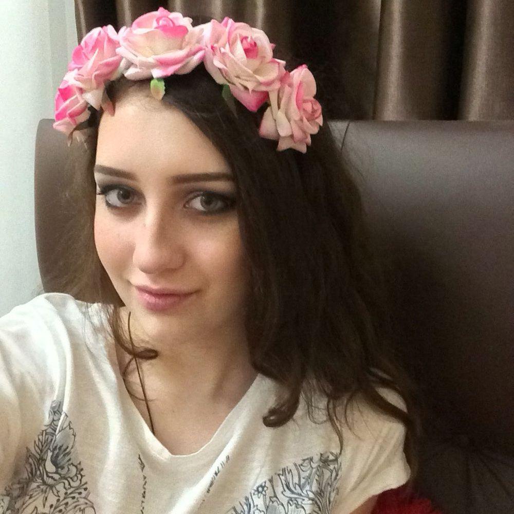 PINEVN Vòng Hoa Đội Đầu Thời Trang Dễ Thương Cho Nữ