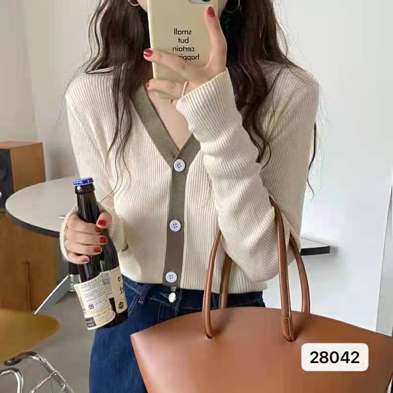 Áo khoác cardigan Pure Cube dài tay cổ chữ V màu sắc tương phản phong cách Hàn Quốc cho nữ