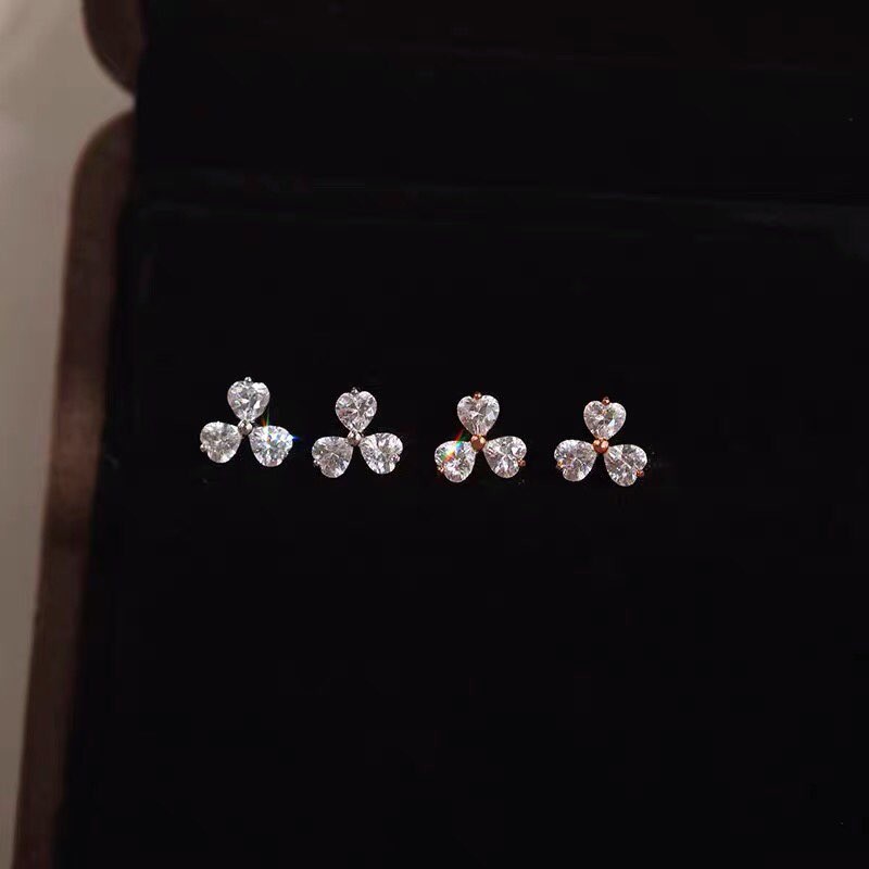 bông tai khuyên tai titan hình cỏ 3 lá đính đá không gỉ không đen không dị ứng nam nữ unisex