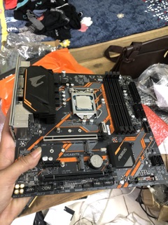 Main Gigabyte Aorus B360,asus gaming Strix b360….