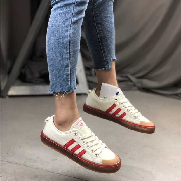 Bata adidas nam 3 sọc răng cưa thân, đế kếp trong