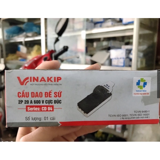 Cầu dao đế sứ 2P 20A - 30A - 60A cực đúc vinakip