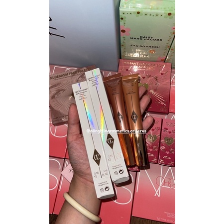 Highlight dạng kem Charlotte Tilbury Wand fullsize