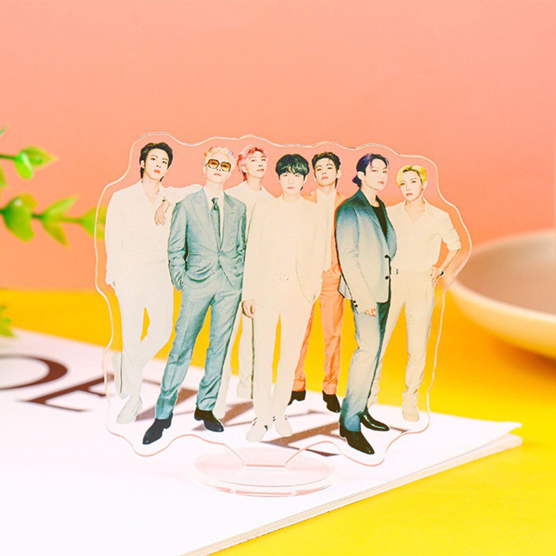 Giá đỡ mô hình các thành viên nhóm nhạc BTS