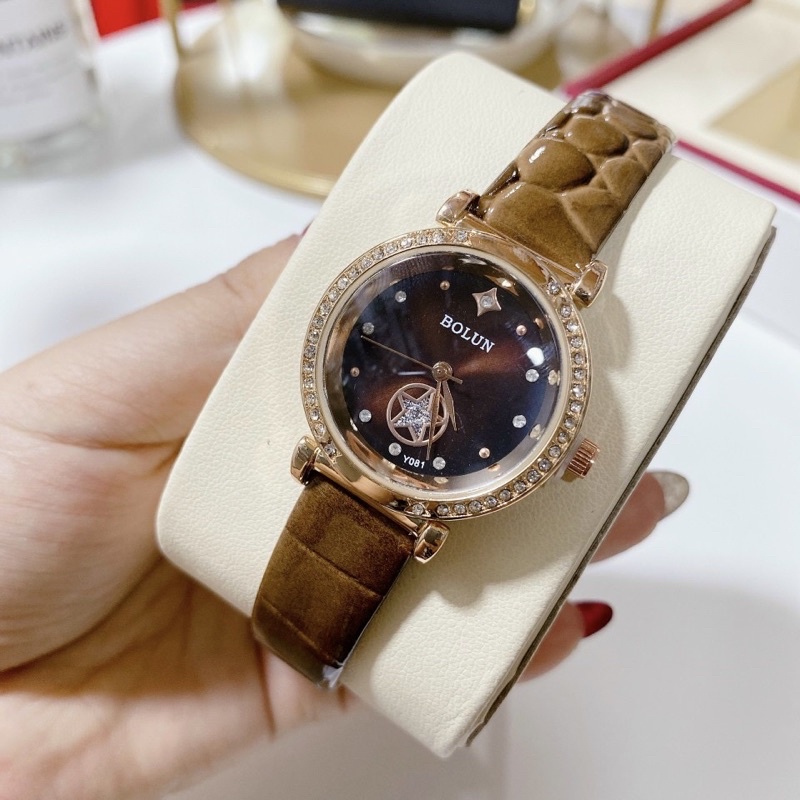 Đồng hồ thời trang nữ. Mặt tròn đính đá siêu xinh Fullbox 2021 | BigBuy360 - bigbuy360.vn