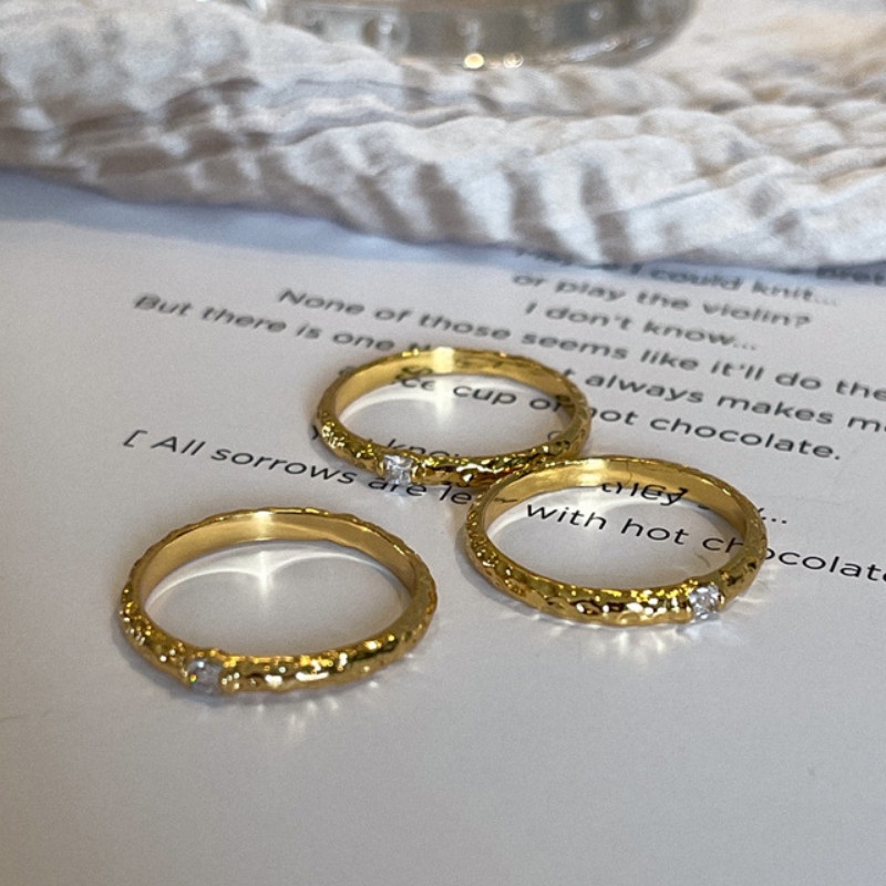 Nhẫn Hoa Văn Đính 1 Viên Đá Nhân Tạo Titan Ko Han Rỉ TT 4018