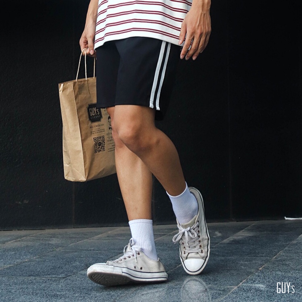 Quần D-Stripe Shorts GUY's Closet, Chất liệu thun lạnh co dãn, Kẻ 3 sọc, Màu đen