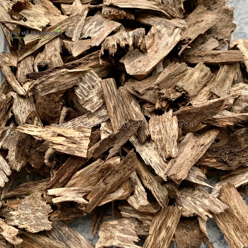 Bộ sản phẩm Trầm hương, trầm miếng (tuyển chọn) - Mã 2605 - Lọ 10gram | Nhật Mã Agarwood