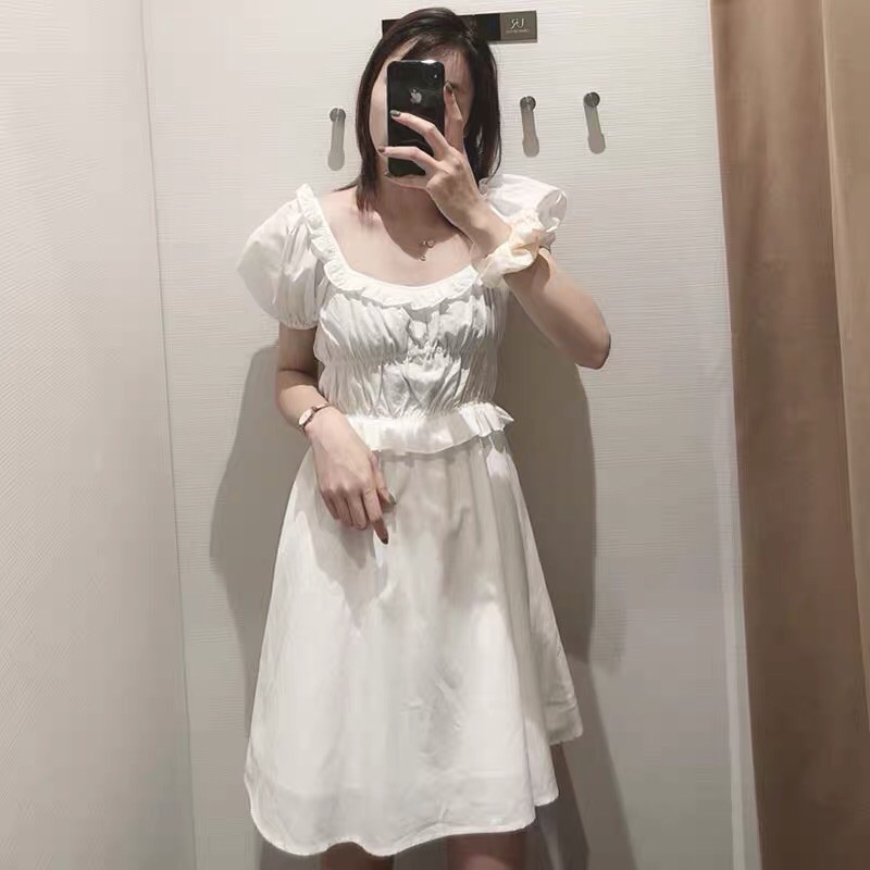 Đầm trắng Urban Revivo