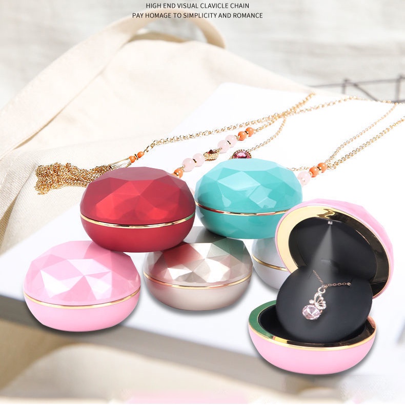 Hộp Đựng Nhẫn Hình Tròn Viền Vàng Có Đèn LED Độc Đáo