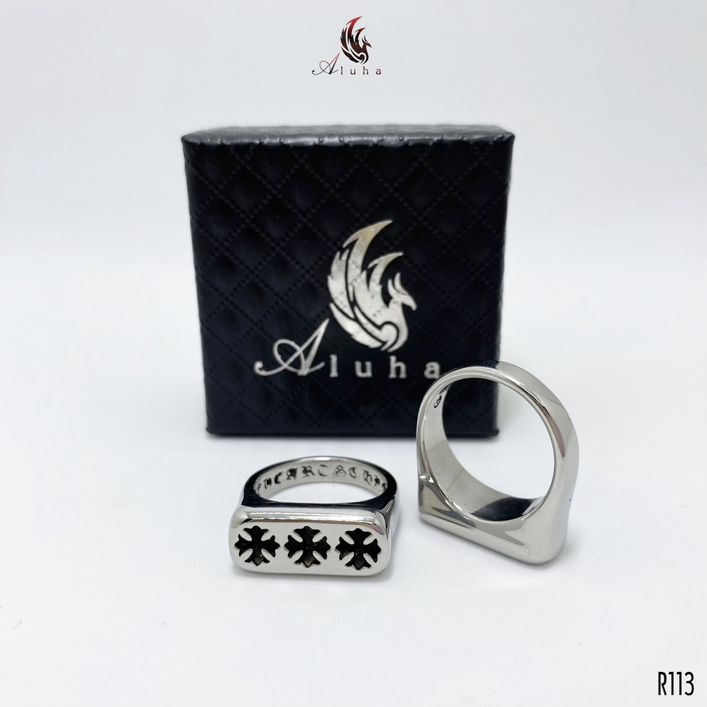 Nhẫn Titan Chrome Heart trơn bóng đầu dẹt, 3 bông hoa Iris khắc chìm, khắc chữ trong - R113 - Aluha