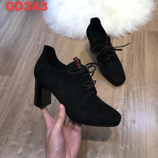 Bốt da lộn gót trụ