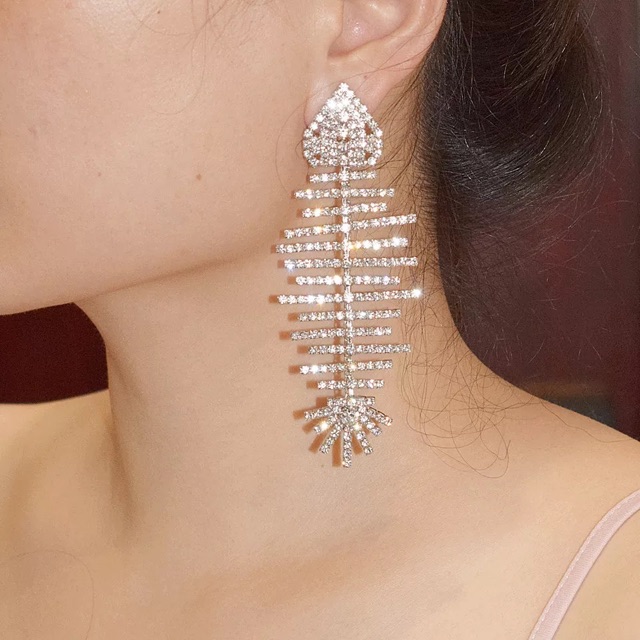 Hoa tai đính đá dáng dài KAIA