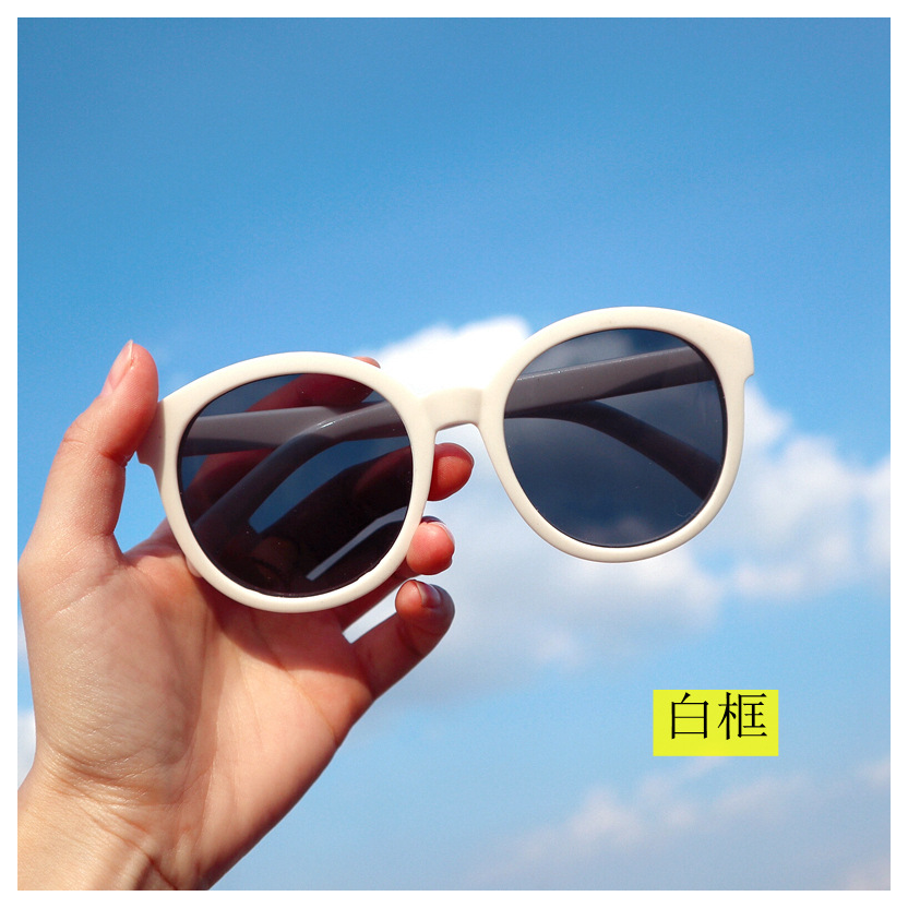 Kính mát gọng tròn phong cách sành điệu cho nữ | BigBuy360 - bigbuy360.vn