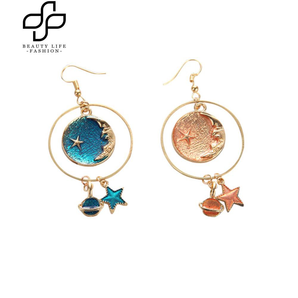 Đôi khuyên tai phong cách vũ trụ đáng yêu