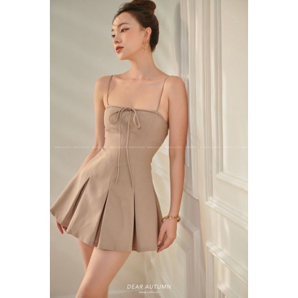 [COLIN CLOTHING] Jumpsuit ngắn nữ 2 dây ôm eo xếp li lai