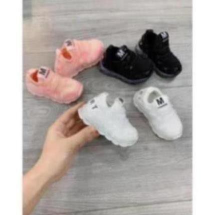 Giầy thể thao bé trai/bé gái