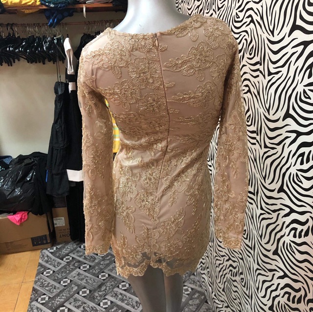 Đầm suông ren nâu kiểu nguyên tag hàng si 2hand