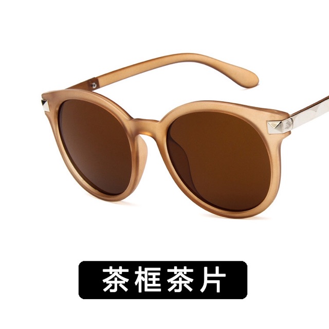 Mắt kính V trà cực hot sang chảnh