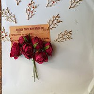 center cành xương vàng đá đỏ hoặc trắng