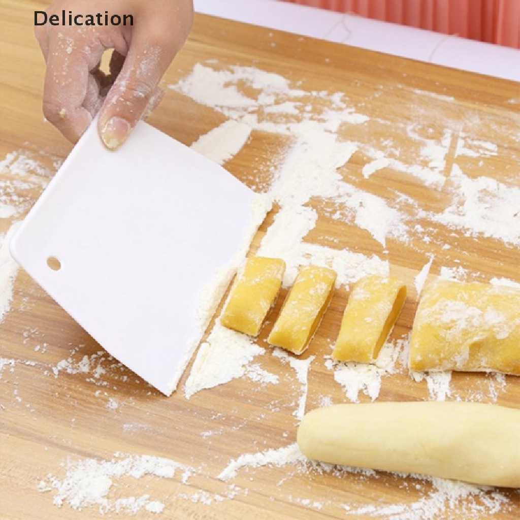 1 Dụng Cụ Cắt Bánh Hình Thang Tiện Dụng