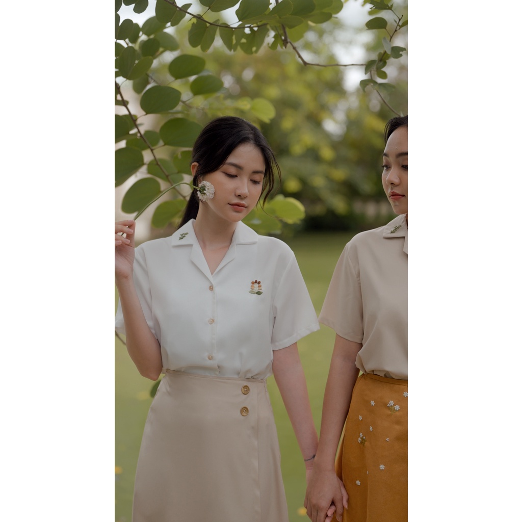 Áo sơ mi cổ thủ thư thêu hoa nổi-SMTT2 hangkao closet