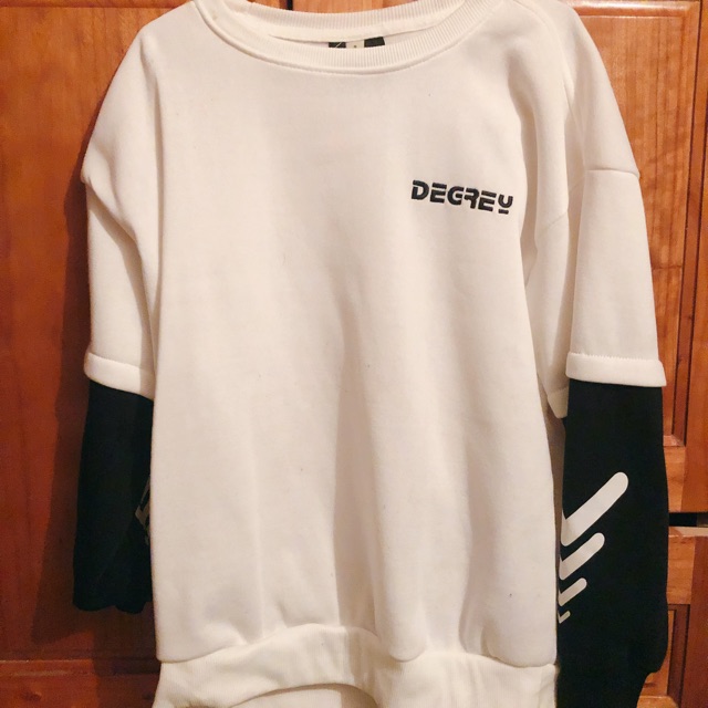 Degrey sweater