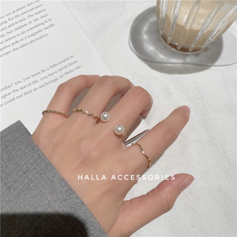 Nhẫn Nữ màu Gold Pearl Locket HALLA NH108