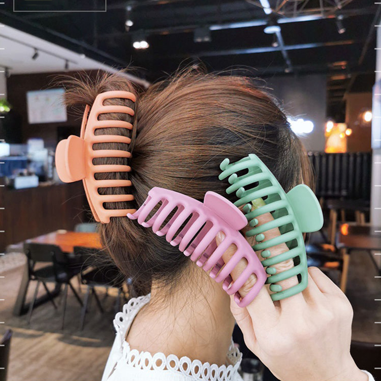 Kẹp tóc dạng móng vuốt phong cách cổ điển cho nữ