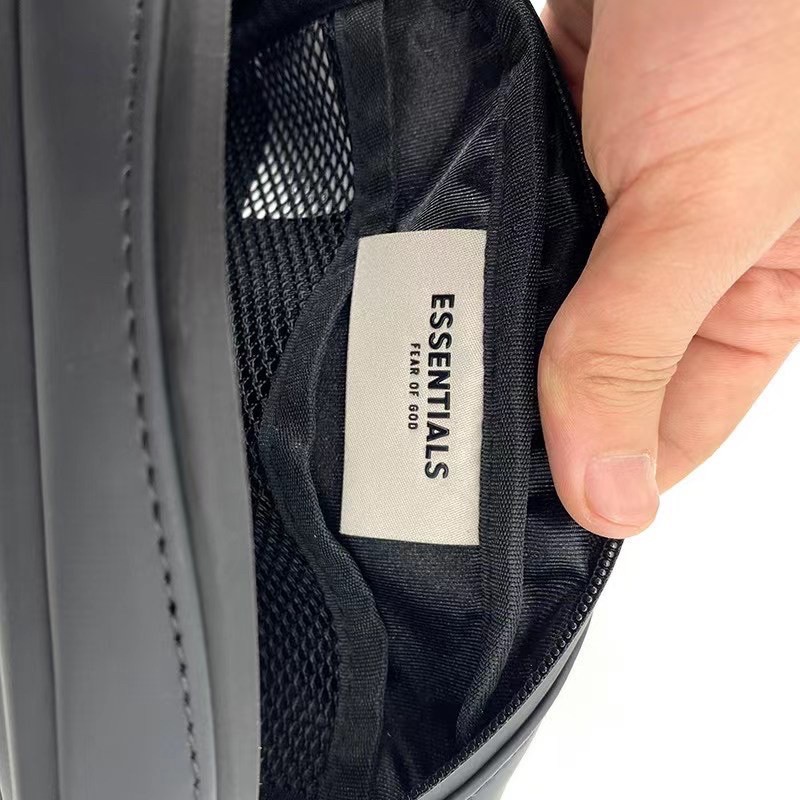 Túi bao tử đeo chéo ESSENTIALS Fear Of God cho nam nữ FOG Essentials Sling Bag chất da PU chống thấm cao c | BigBuy360 - bigbuy360.vn