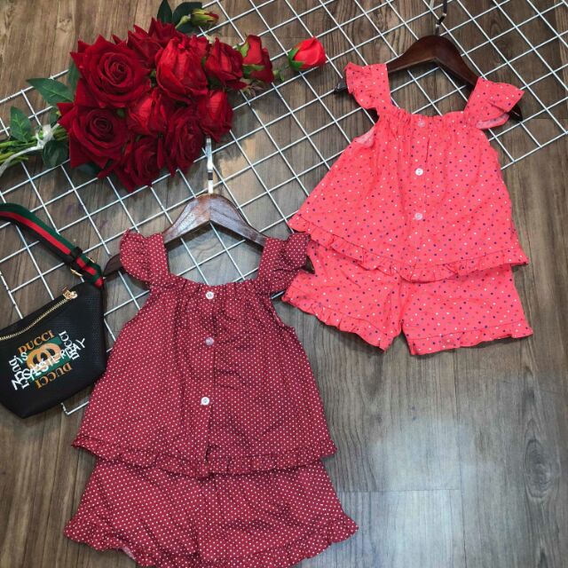 Sỉ  sét bộ  bé  gái